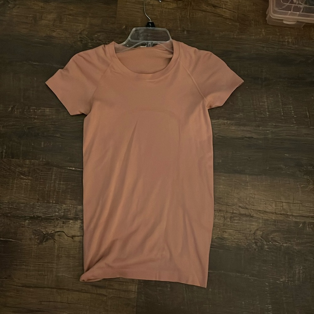 Lululemon Swiftly Tech | Size: 2 | Color: Peach